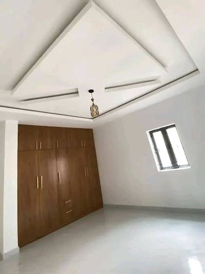 Mike INTERIOR